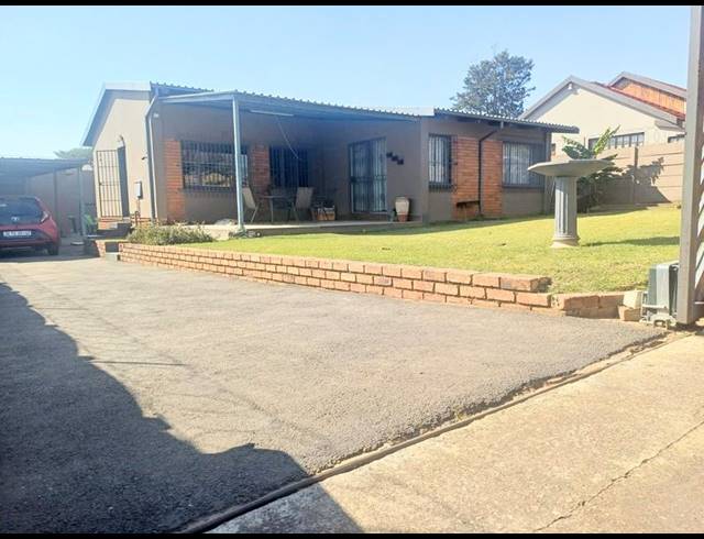 3 BEDROOM HOUSE FOR SALE IN KLOPPERPARK